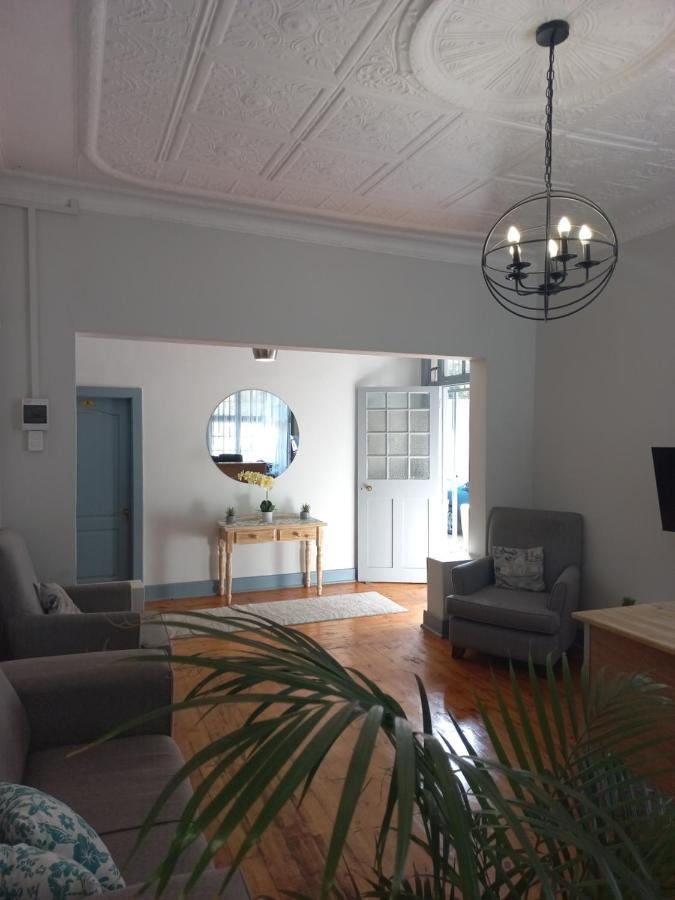 Triple9 Hatfield Guesthouse Pretoria-Noord Exteriör bild