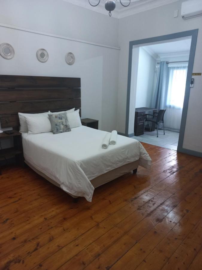Triple9 Hatfield Guesthouse Pretoria-Noord Exteriör bild